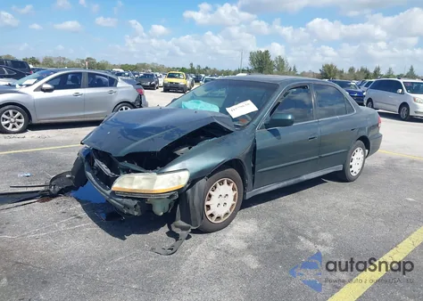 2002 Honda Accord 2.3 Lx из США, поврежденный, VIN 3HGCG56472G702283